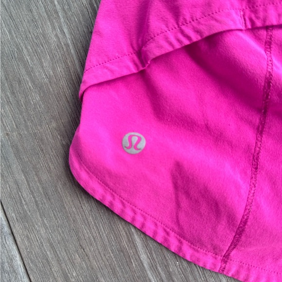 Lululemon sped up shorts 2.5 - Picture 3 of 5